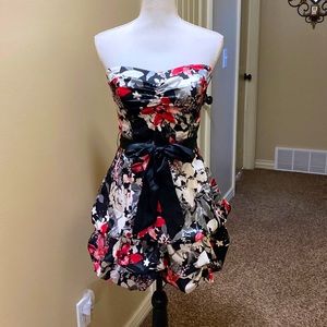 ‼️BOGO‼️ second item 60% off. Tube flare dress XS